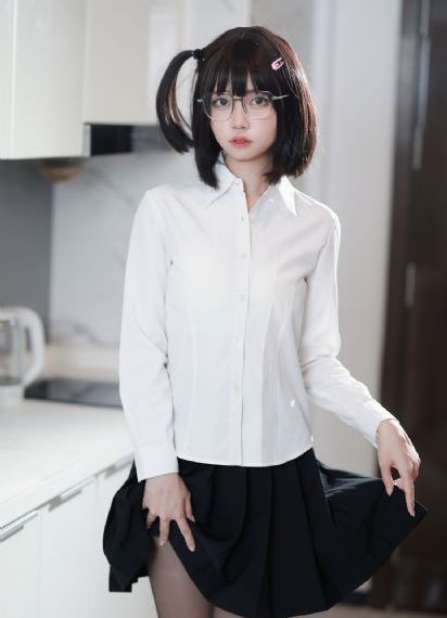 变成黑皮辣妹和兄弟做了