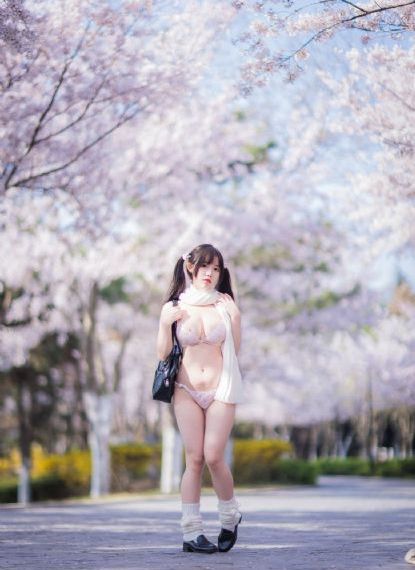 局长揉着秘书的乳h文