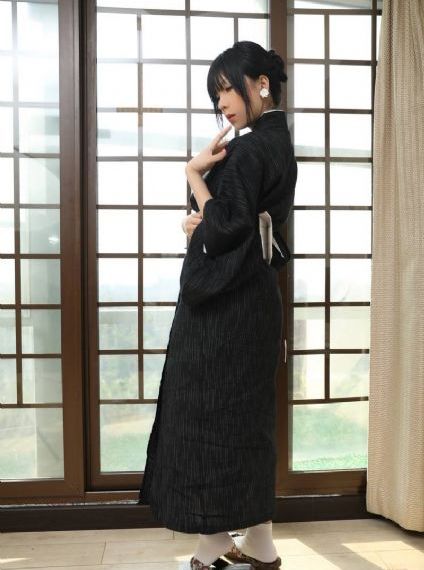 扒掉乳罩虐胸打胸吸奶动漫